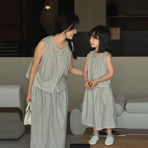 韓國童裝男女童親子裝套裝2024新款夏裝輕薄條紋襯衫兩件套家庭裝