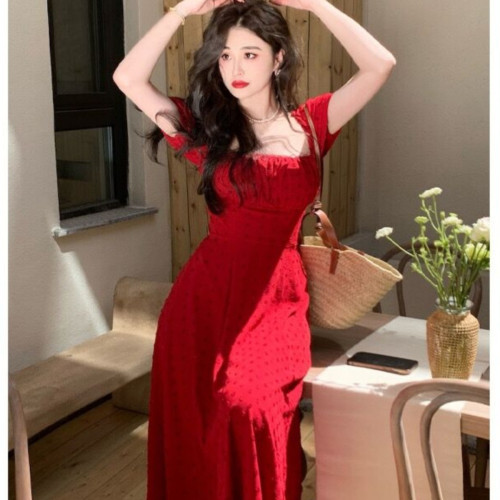 2024夏季新款大碼女裝紅色連衣裙女胖mm法式復古方領初戀度假長裙