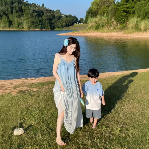 2025潮海邊度假風漸變母女連衣裙女夏季新款小清新 一家三口短袖T