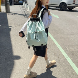 新款女大學生書包輕便旅行後背包抽繩雙肩包大容量高顔值戶外後背包女