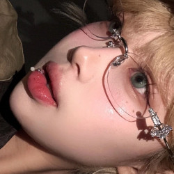 無邊框橢圓貓眼gm珠寶鑲鑽眼鏡女純欲高智感素顔防藍光拍照裝飾鏡