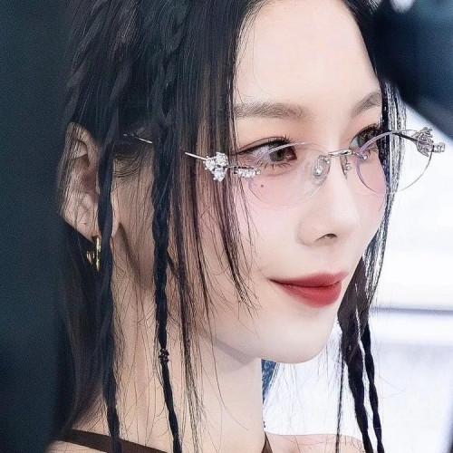 無邊框橢圓貓眼gm珠寶鑲鑽眼鏡女純欲高智感素顔防藍光拍照裝飾鏡