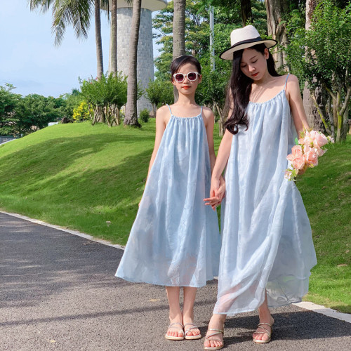 親子裝2025夏裝新款母女裝連衣裙海邊度假露背仙女裙連衣長裙