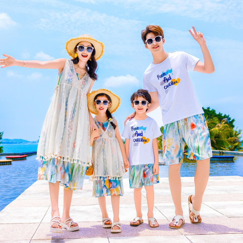 2025夏季新款兩件套花卉長裙親子裝沙灘款一家四口夏季休閒套裝