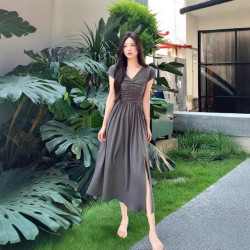 復古赫本風V領收腰連衣裙夏茶歇法式高級感開叉長裙