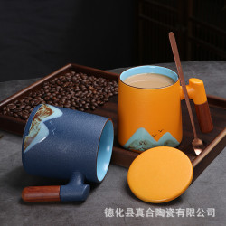 遠山陶瓷帶蓋茶杯辦公商務禮品馬克杯木柄泡茶杯木柄刻