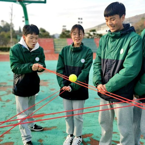 縱橫天下軌道傳遞運球團建拓展戶外軌道團建親子道具運動球團天下