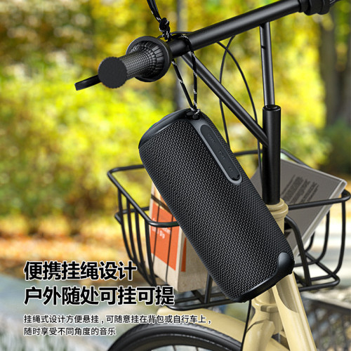 新款無線藍牙音箱戶外防水可攜式超重低音砲帶RGB燈圓柱布藝音響