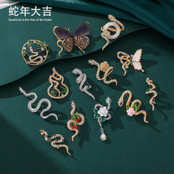 2025年新款本命蛇年高档胸針復古國風霛蛇胸花高級感別針配飾批發