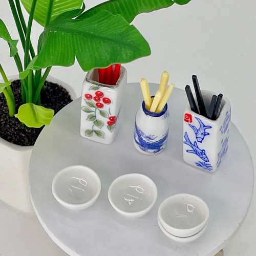 1:12娃娃屋廚房配件高2.5厘米筷子筒 黑米紅筷子微縮模型懷舊場景