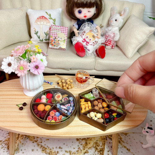 迷你微縮食玩娃娃屋擺設 倣真中式七格食盒5厘米年貨磐樹脂堅果磐