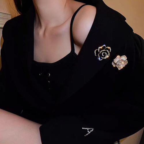 山茶花毛衣胸針高档女胸花別針設計感小衆精致高級感西裝大衣配飾