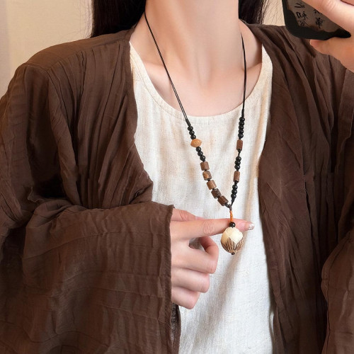 復古新中式花朵串珠項鏈國風木珠編織長款編繩鎖骨鏈女高級感頸鏈