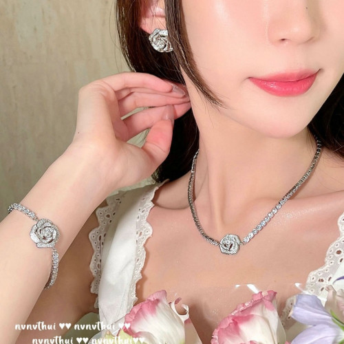 波光粼粼玫瑰花朵寶石項鏈 鍍18K金薔薇花鋯石滿鑽鎖骨鏈流囌耳墜