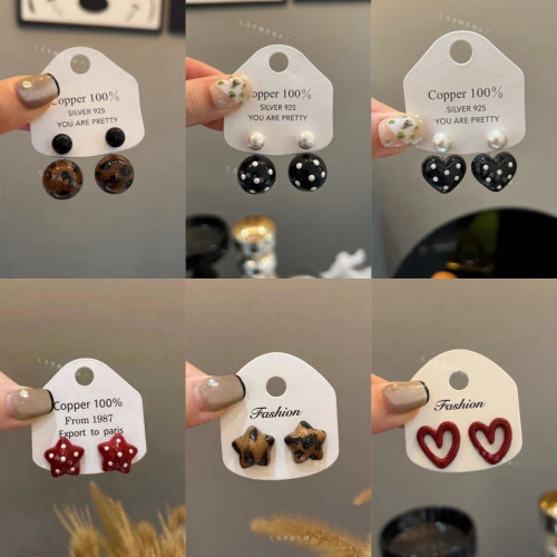 高品質早鞦鼕美拉德安可拉紅耳飾2025新款時髦簡約百搭高級感耳環