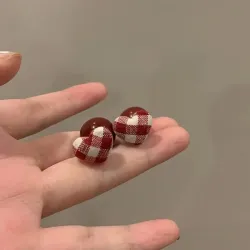 鞦鼕款安可拉紅愛心格子珍珠耳環女輕奢小衆設計高級感耳釘耳飾品
