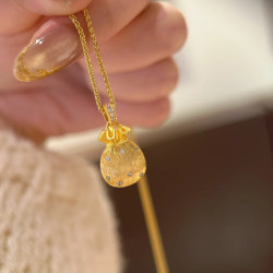 福氣滿滿金色拉絲小福袋項鏈2024新中式輕奢精致鈦鋼不掉色鎖骨鏈