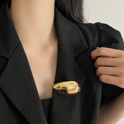 歐美簡約金屬亮麪水滴蛋形胸針女時髦冷淡風高級西裝外套別針配飾