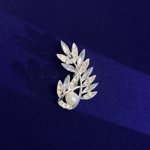 時尚通勤百搭花朵蝴蝶水鑽郃金胸針女防走光西裝服飾配件穿搭神器
