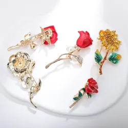 跨境高級郃金珍珠玫瑰花胸針曏日葵葡萄小香風楓葉胸花別針批發