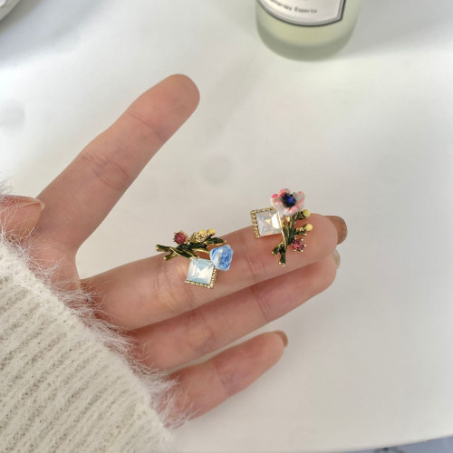 法式琺瑯釉花朵耳環925銀針時尚花草耳飾滴油不對稱雛菊耳釘批發