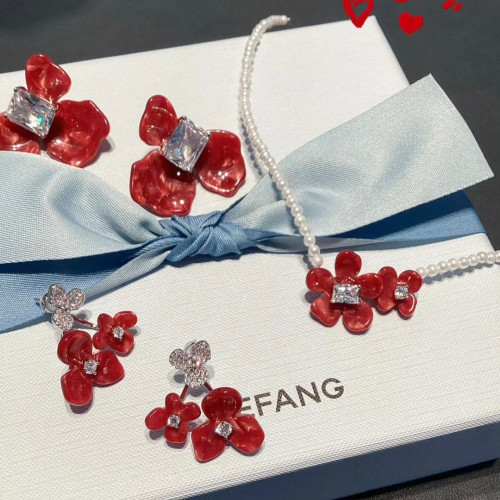hefang何方紅鳶尾白鑽項鏈珍珠鎖骨項鏈新年系列何方新品
