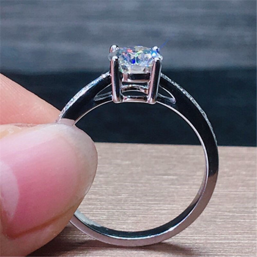 18K白金玫瑰金莫桑石單排鑽石戒指 1克拉經典四爪婚戒女鑽戒仿真