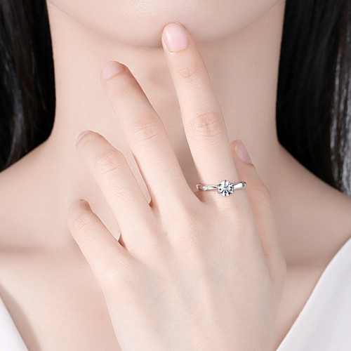 925銀戒指一克拉鑽戒仿真鑽石女結婚求婚情侶莫桑鑽六爪婚戒時尚