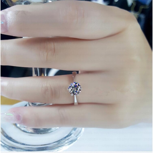 新品六爪1克拉鑽石仿真鑽戒莫桑石戒指女pt950鉑金結婚情侶對戒