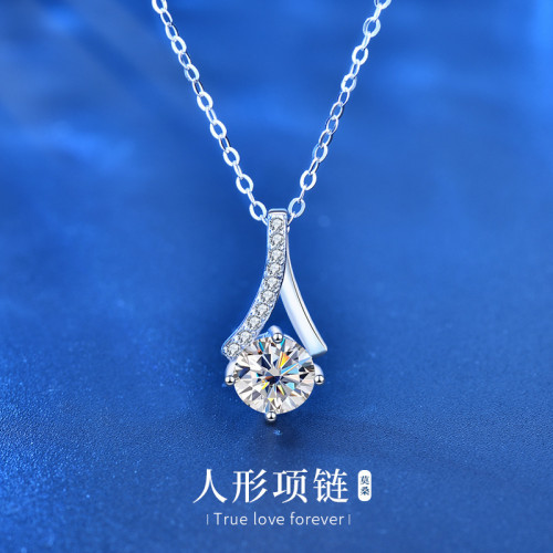 【新品特賣】D色人形莫桑鑽項鍊女莫桑石吊墜百搭鎖骨鍊創意禮物