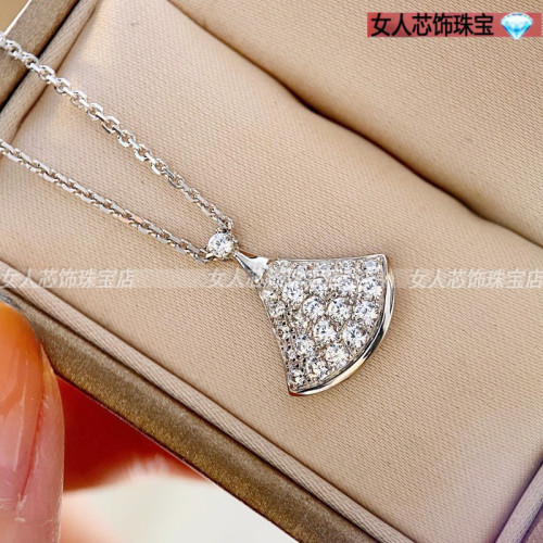 【新品特賣】純銀白金莫桑鑽項鍊裙子鑽石莫桑石吊墜結婚鏈鎖骨鍊