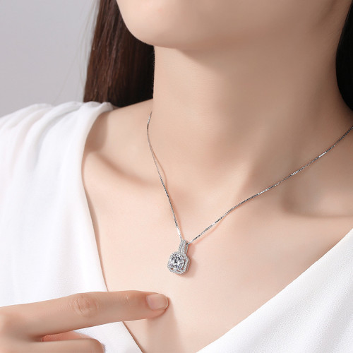 【新品特賣】進口莫桑鑽PT950白金方鑽莫桑石項鍊鑽石女豪華氣質
