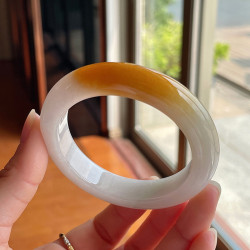 天然冰種翡翠手鐲緬甸老坑女款黃翡玉鐲白底飄花正圈水潤鐲子高級