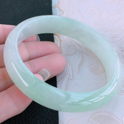 天然緬甸翡翠手鐲純色淡綠色玉手鐲滿綠陽綠女玉石翠綠玉鐲子
