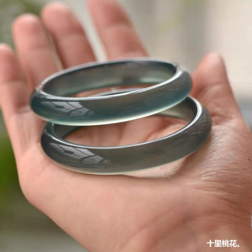 新款庫里藍玉髓手鐲女時尚藍瑪瑙庫里蘭冰透天青凍玉石少女款鐲子