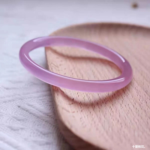 天然粉玉髓瑪瑙手鐲冰種叮噹鐲少女美人條仙女鐲圓條手鐲飾品