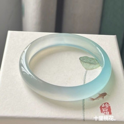 半山半水玉髓淡藍色奶藍色瑪瑙手鐲女天然玉石漸變色鐲子新品