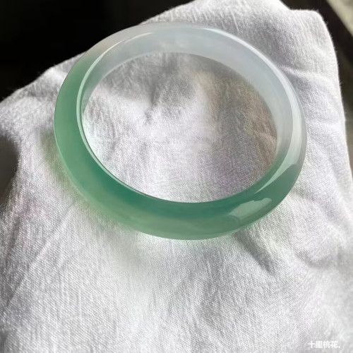 時尚新款遠山黛油青綠玉髓正圈手鐲瑪瑙半山半水玉石鐲子