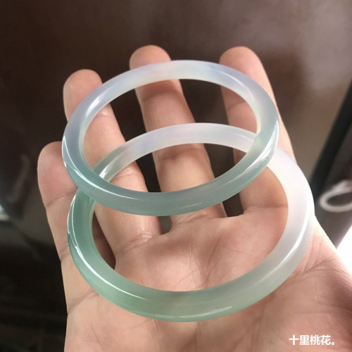 天然冰透玉髓瑪瑙手鐲女簡約淺綠半山半水圓條冰種美人鐲